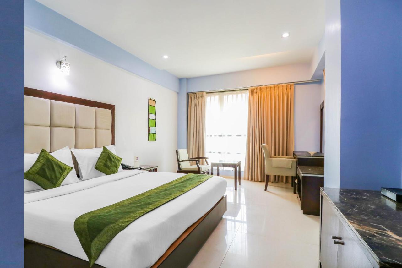 Treebo Trend Hotel Parker Ахмедабад Екстер'єр фото