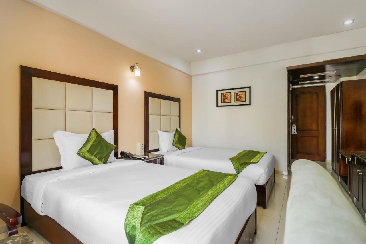 Treebo Trend Hotel Parker Ахмедабад Екстер'єр фото