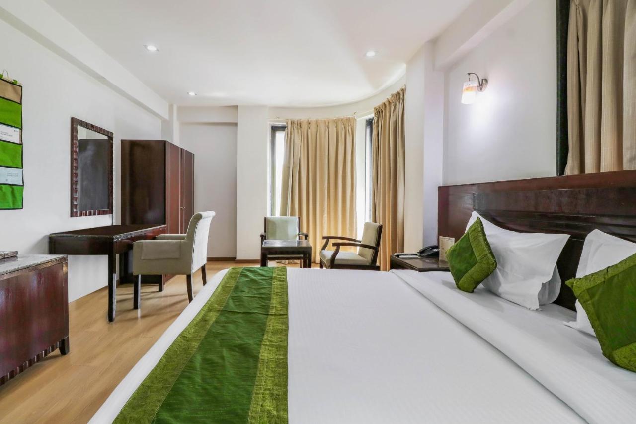Treebo Trend Hotel Parker Ахмедабад Екстер'єр фото