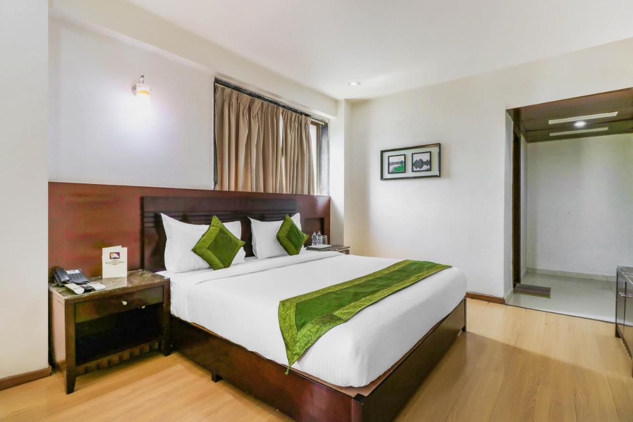 Treebo Trend Hotel Parker Ахмедабад Екстер'єр фото